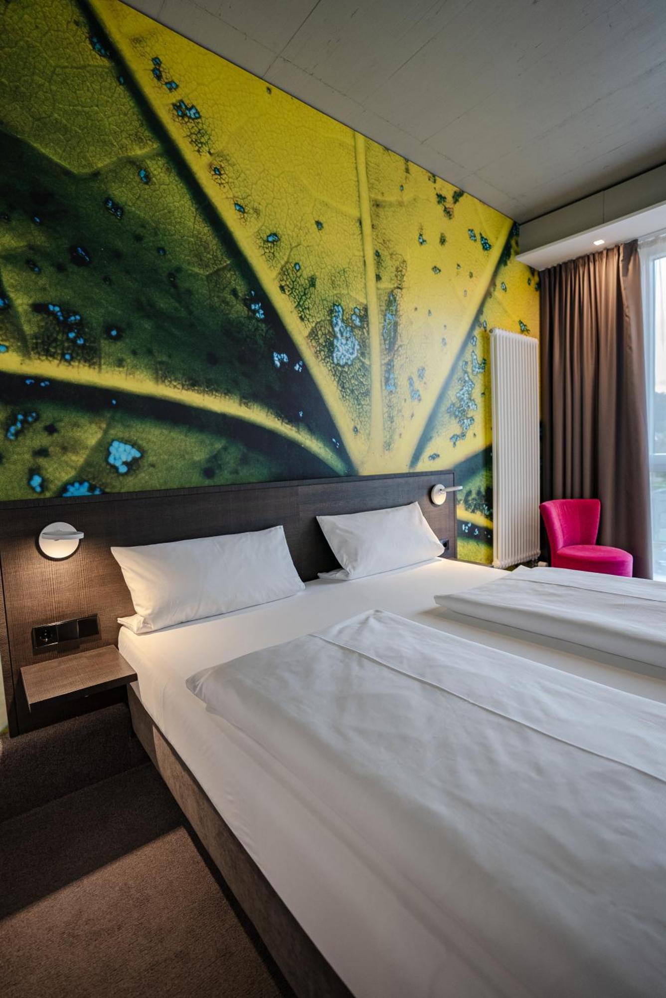 Qubixx Stadtmittehotel Швебиш-Халль Экстерьер фото
