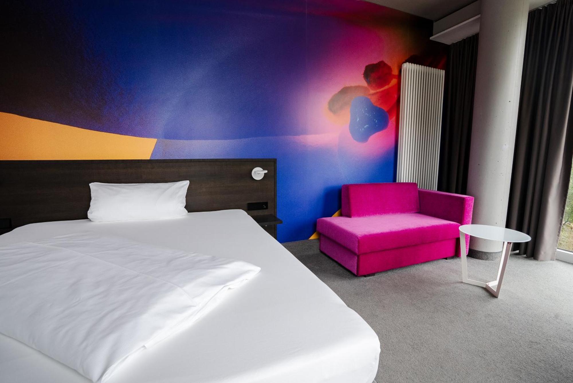 Qubixx Stadtmittehotel Швебиш-Халль Экстерьер фото