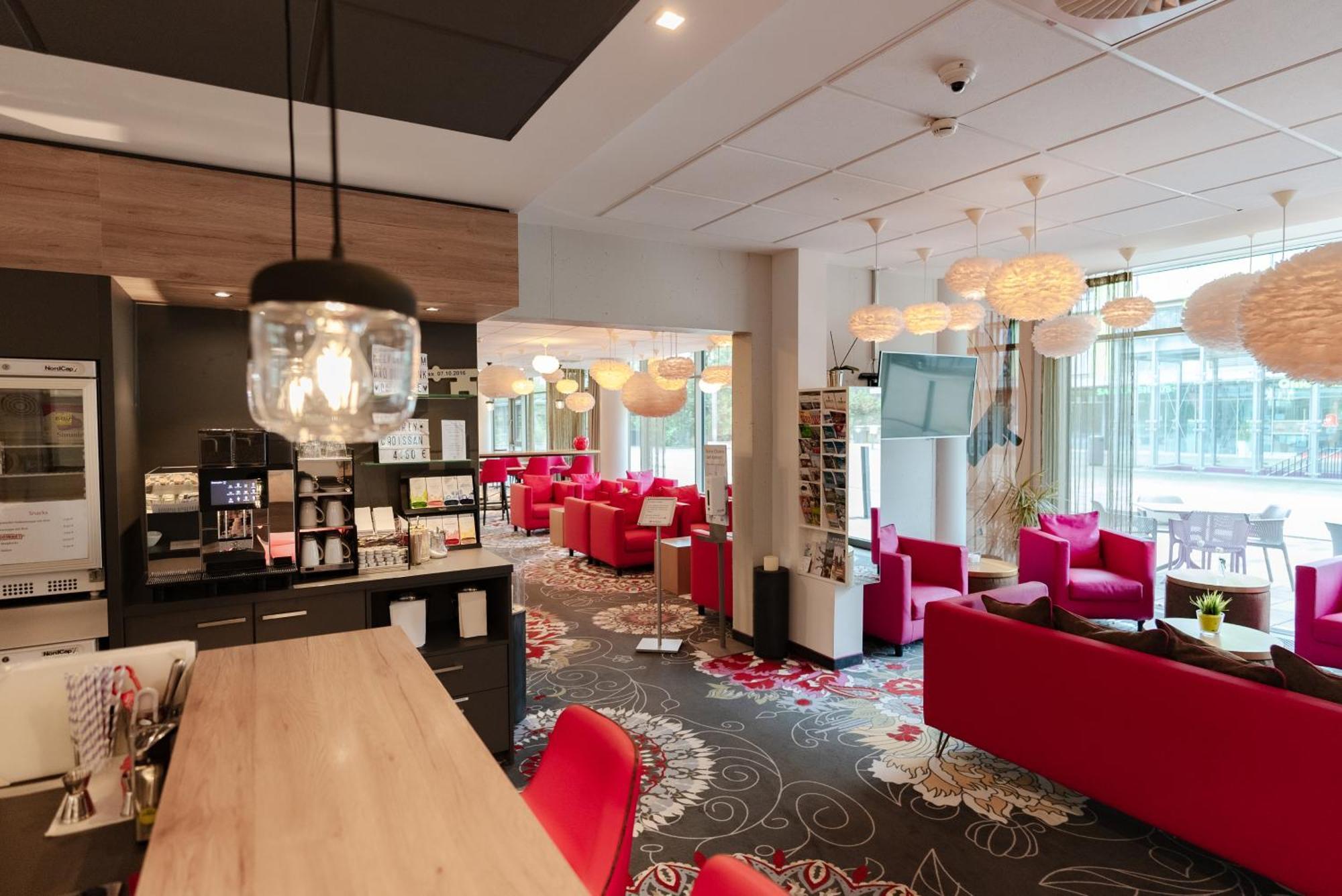 Qubixx Stadtmittehotel Швебиш-Халль Экстерьер фото