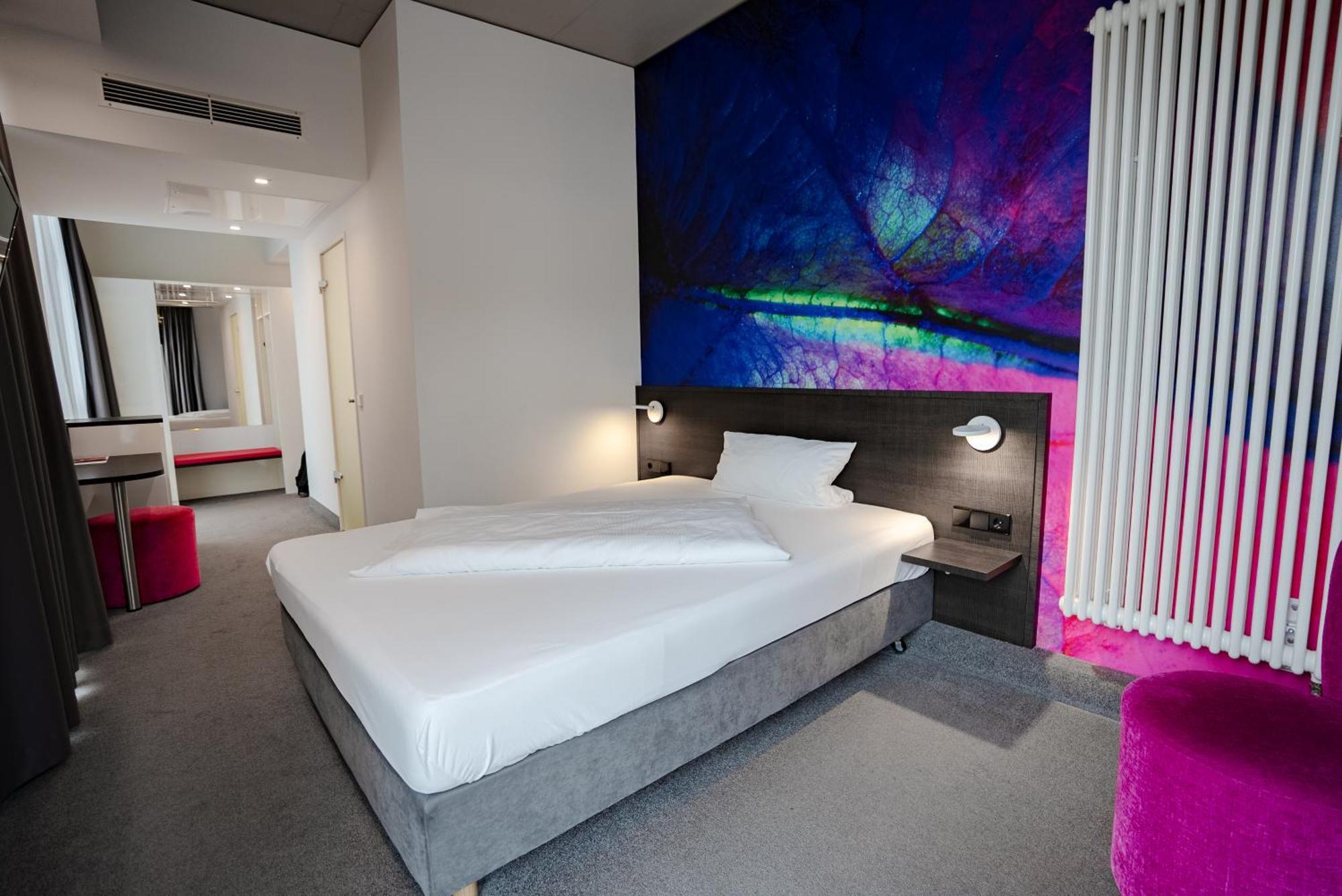 Qubixx Stadtmittehotel Швебиш-Халль Экстерьер фото